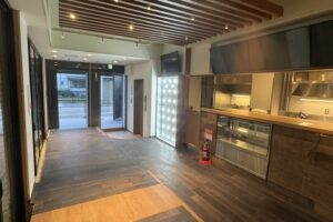 【肉料理店跡】周辺飲食店盛業中！駅前裏側の美装店内居抜きです(≧▽≦)