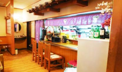 2階にはプライベートルームまで…有名人も通う名店の居抜きでございます
