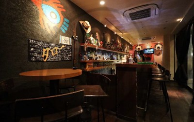 譲渡金「無料」!!  1階路面のバー居抜き★店内美装★カラオケ使用できます(^^♪