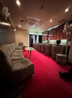 笠屋町筋沿い◆ミナミ繁華街の中心地◆BAR居抜き!(^^)!