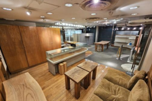 商店街×角地!!ガラス張りで視認性良し◎採光良し◎
