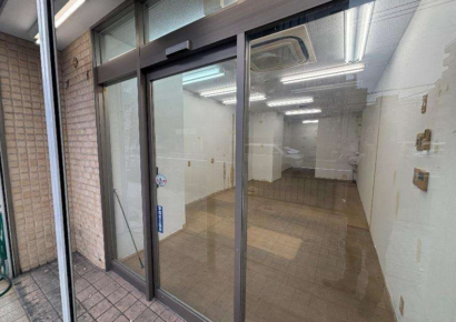 駅徒歩2分の路面店★目の前あみだ池筋で人通り多いです◎◎