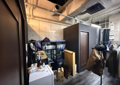 堺筋沿い★コンクリート打ち放しのお洒落なビル★アパレル店居抜き(*^^*)
