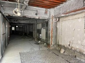 奥に広～いL字の路面店。イオンモールも見える京セラドーム至近です★