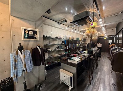 堺筋沿い★コンクリート打ち放しのお洒落なビル★アパレル店居抜き(*^^*)