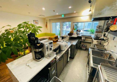 公園・病院すぐ♪環境良し♪屋外スペース付のお洒落カフェヽ(^o^)丿