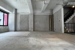 ビンテージデザインビルで雰囲気バツグン★室内明るい角区画(‘◇’)ゞ