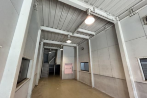 千日前通沿い★4メートルを超える天井高で開放感バツグン( *´艸｀)