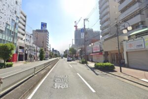 ◎都島通◎間口5メートル超の路面店で大変目立ちます!!