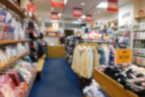 活気あふれる十三フレンドリー商店街!!物販店に最適な路面店舗です(^^)v