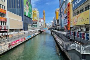 【道頓堀】御堂筋沿い角地！「広告効果◎」の立地で開業チャンス！