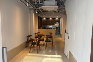 【谷六エリア】飲食店居抜き物件でました★天井高くて開放的◎