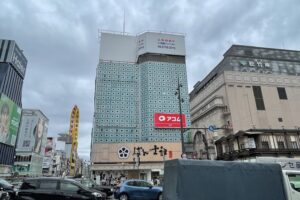 【道頓堀】ミナミの一等地★3階ワンフロア。看板店舗に最高です！