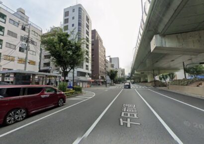 千日前通り×角地路面!!存在感バツグンの物販店跡(^^)/