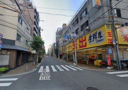 スーパー前で導線確保!!何商もご相談ください(^^)v