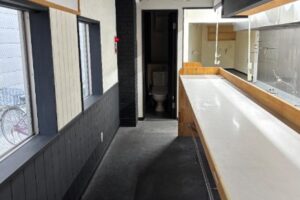 駅前の路面店で夢の開業チャンス★ラーメン店跡綺麗に残っております。