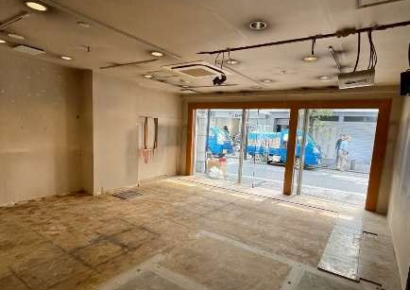 出ました!!ミナミの路面店(‘◇’)ゞ何商もご相談ください☆