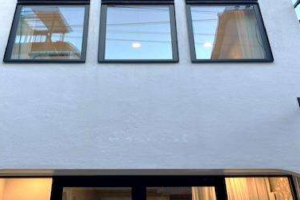 中崎町にぴったりのお洒落な外観♪物販×サロン跡の1棟貸しです!!