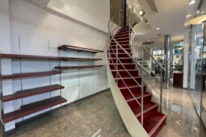 商店街”ド”真ん中(*’▽’)間口の広～～～～い角地1棟貸◎