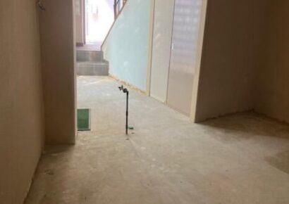 西天満で1棟まるごとヽ(^o^)丿三角形の目を引くビル♪