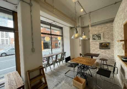 あみだ池筋からすぐ◎桜川のリバーサイド。美装の居抜き物件ヽ(^。^)ノ