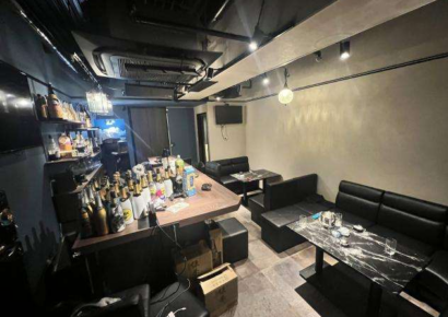 かっこいい系BAR居抜き♬ミナミの人気ビル!(^^)!