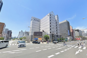 上町筋★交差点角立地で視認性バツグン！間口の広さが魅力的です！