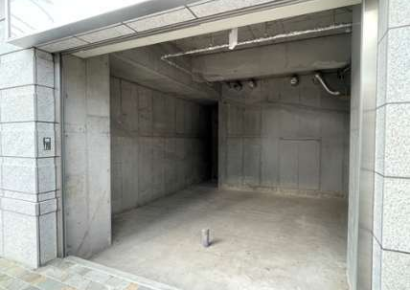 注目のベイエリア☆駅前築浅路面物件!!