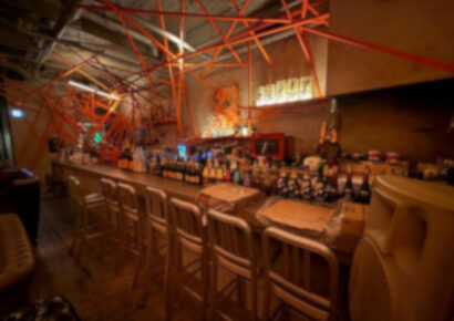 心斎橋の”異世界BAR”—50坪超のデザイナーズ空間(^^)/