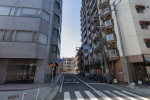 レンガ調のおしゃれな外観♪中央大通りすぐの路面物件(*‘∀‘)