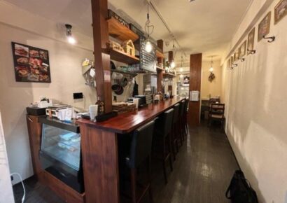 「ちょっと階段を下りた先に、いいお店」半地下・居抜きの隠れ家店舗(^^)/