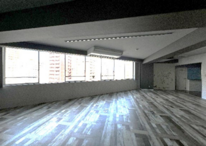 人気カフェ向かい!!角ビルワンフロアー貸し♪サロンや教室大歓迎(*‘∀‘)