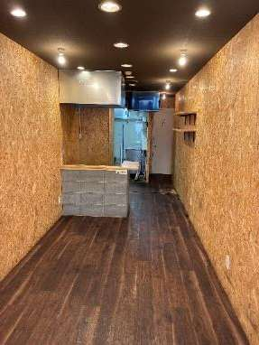 街の視線を独り占め!(^^)!兎我野町の路面店で10坪居抜き出ました!!