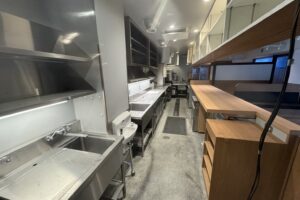 【高槻駅近】駅近＆１階＆譲渡金不要！重飲食も相談可能な美装ビル内居抜きです★