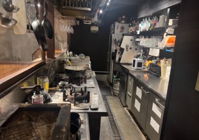【駅近商店街】譲渡金不要の居酒屋居抜き！　ドリ場・バックヤード迄充実の一棟貸♪