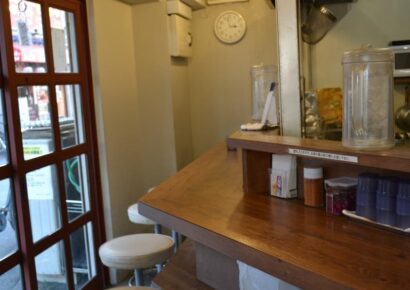 駅出てすぐ!!角地×居抜き=即戦力物件(=゚ω゚)ノ