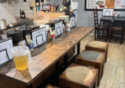 ホテル前!交差点立地★ほぼ路面の半地下居抜きテナント(´っ･ω･)っ