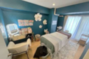 アメリカ村ど真ん中( *´艸｀)譲渡金ゼロでサロンの居抜きから始められます。