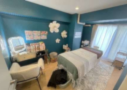 アメリカ村ど真ん中( *´艸`)譲渡金ゼロでサロンの居抜きから始められます。