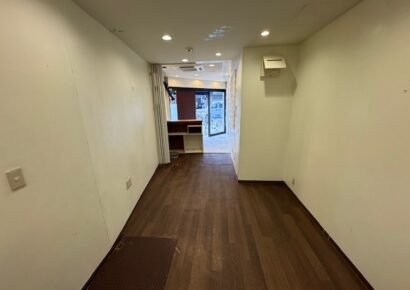 【視認性◎】上町筋沿い★「とにかく目立つ」小型路面店！地下倉庫も使えます