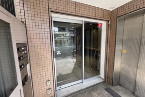 【何商相談OK】鶴橋で！駅近路面！さらに居抜き！！　視認性も◎の1階店舗！