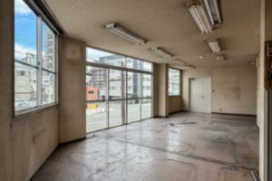視認性抜群!!交差点角地の目立つビル◎何商ご相談ください(‘◇’)ゞ
