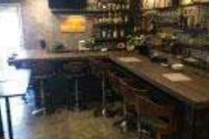 グルメ激戦区の圧倒的な好立地(^^)vBAR居抜きという最高の舞台♬