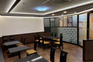 本町通沿い★ビル飲食フロアの即戦力!!