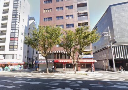 駅出口上がってすぐ( ゚Д゚)文楽劇場そばの路面テナント♪