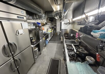 【駅近焼肉店居抜き】店内充実＆視認性良好★看板設置や窓面広告も相談可！