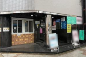 恵美須町駅徒歩圏内、存在感のある3階ワンフロア約28坪のテナント