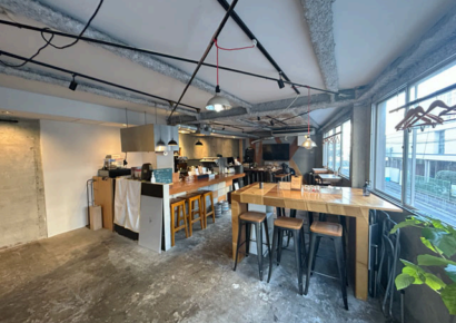 視認性優れた角地居抜き! 設備充実で重飲食まで可能!