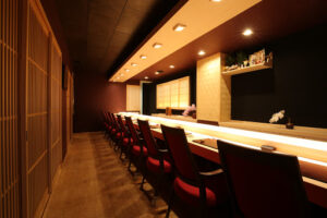 【高級飲食店向け】幅広い客層ターゲットに！厨房内充実♪　盛業店並ぶ「上本町」駅近物件！