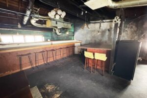 雰囲気バツグンの路地裏バー。ワンオペ・個人営業向き(・∀・)